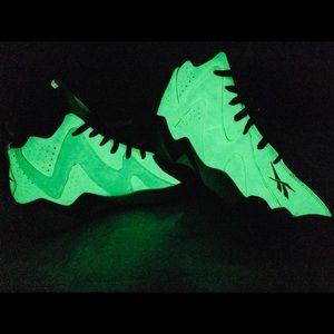 Glow in the shadow Reebok Kamikaze 2